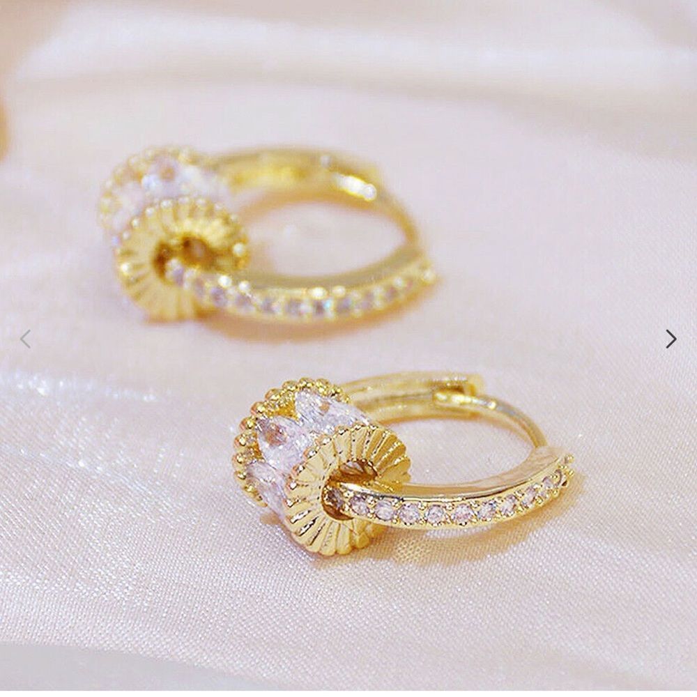 ⭐️10k Gold Plated Petite CZ Diamond Barrel Huggies💖